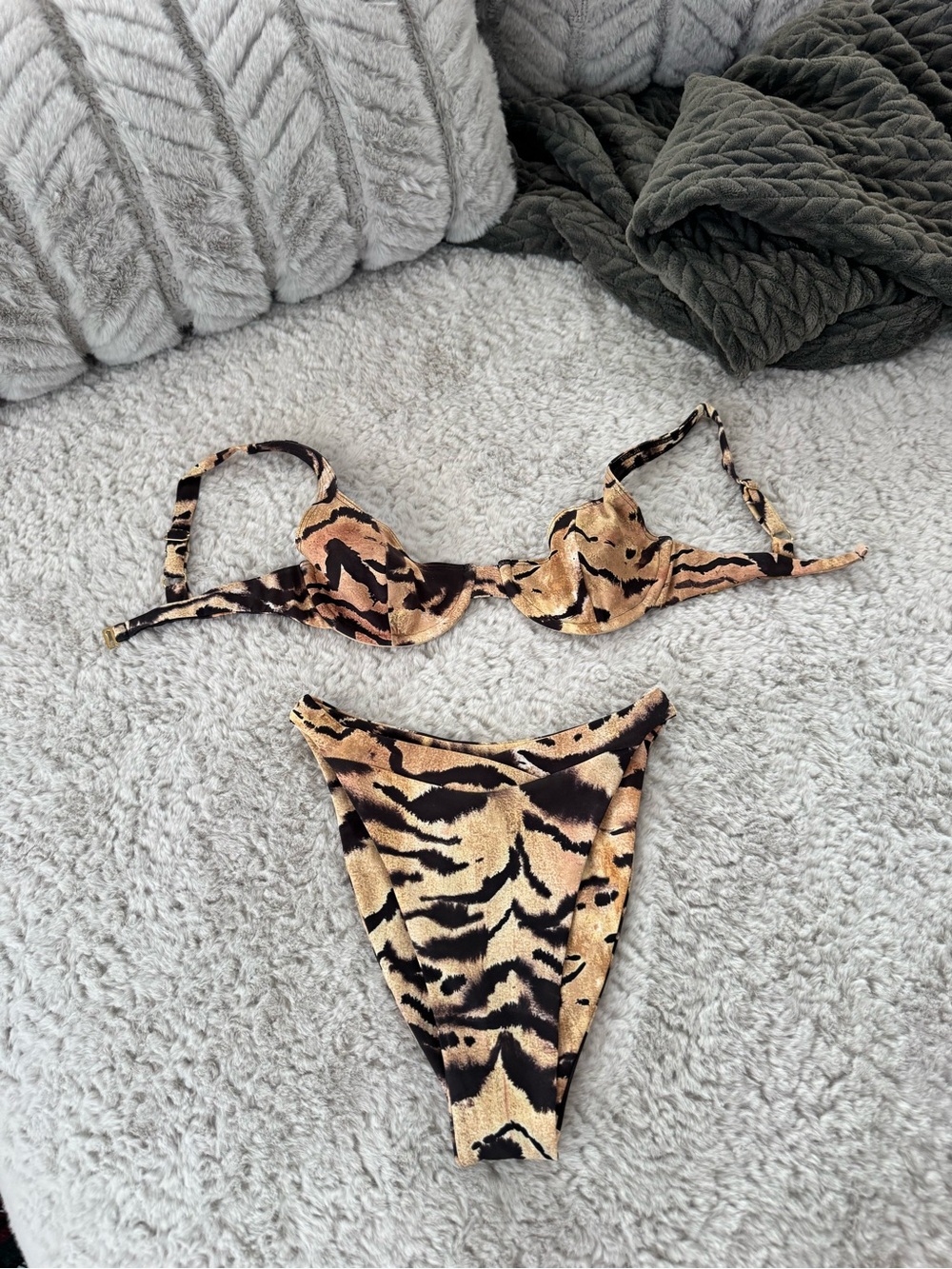 RESA BETSY BIKINI TOP & BOTTOM IN ZARA- XS